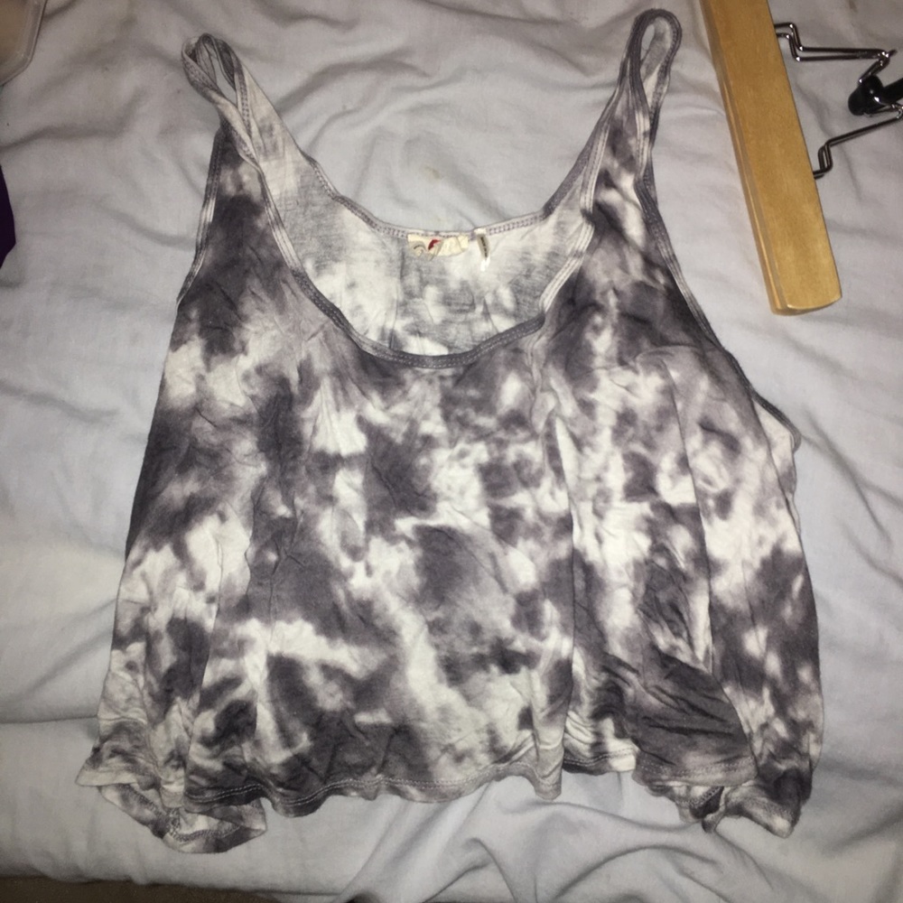 Cropped black and white tank